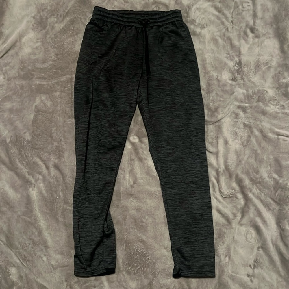 Black under amour joggers
